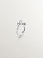 Pendiente individual pequeño de aro de oro blanco de 18K con diamantes