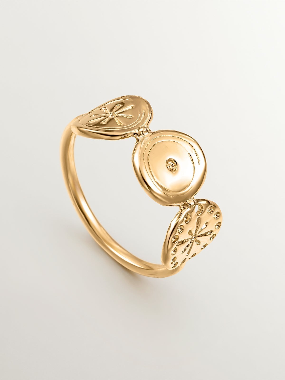 Anillo de plata 925 bañada en oro amarillo de 18K con motivos étnicos