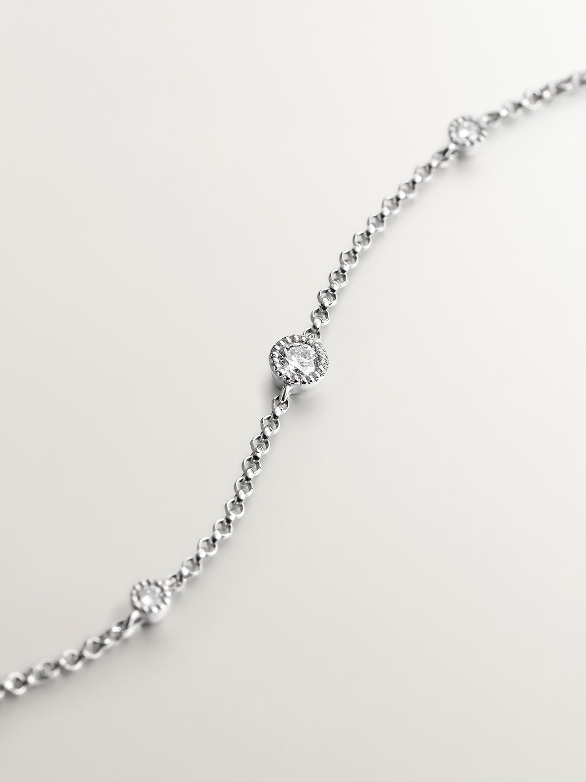 Pulsera de oro blanco de 9K con diamantes 0,097 cts