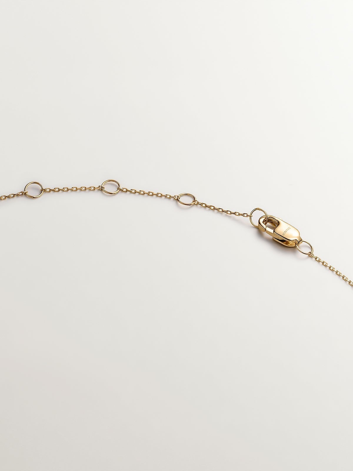 Colgante de oro amarillo de 9K con luna