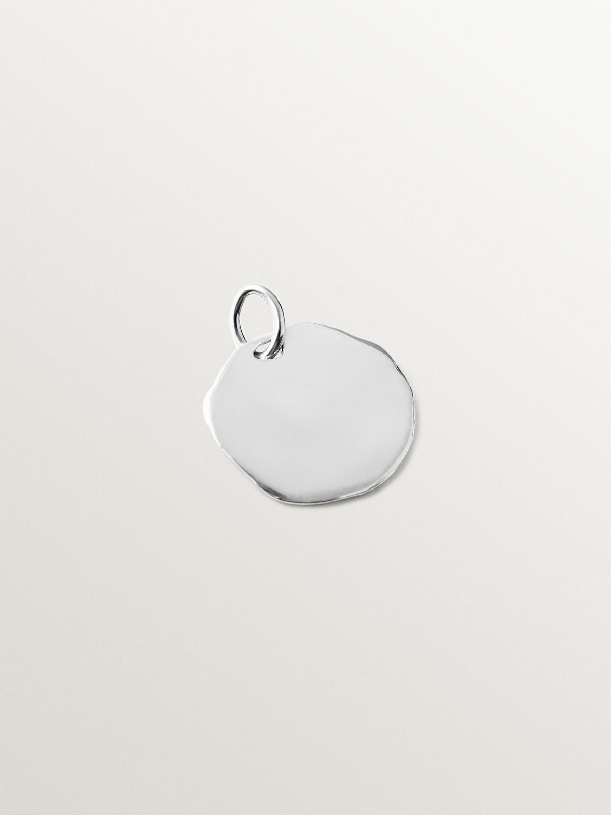 Charm personalizable pequeño de plata 925 bañada en oro amarillo de 18K