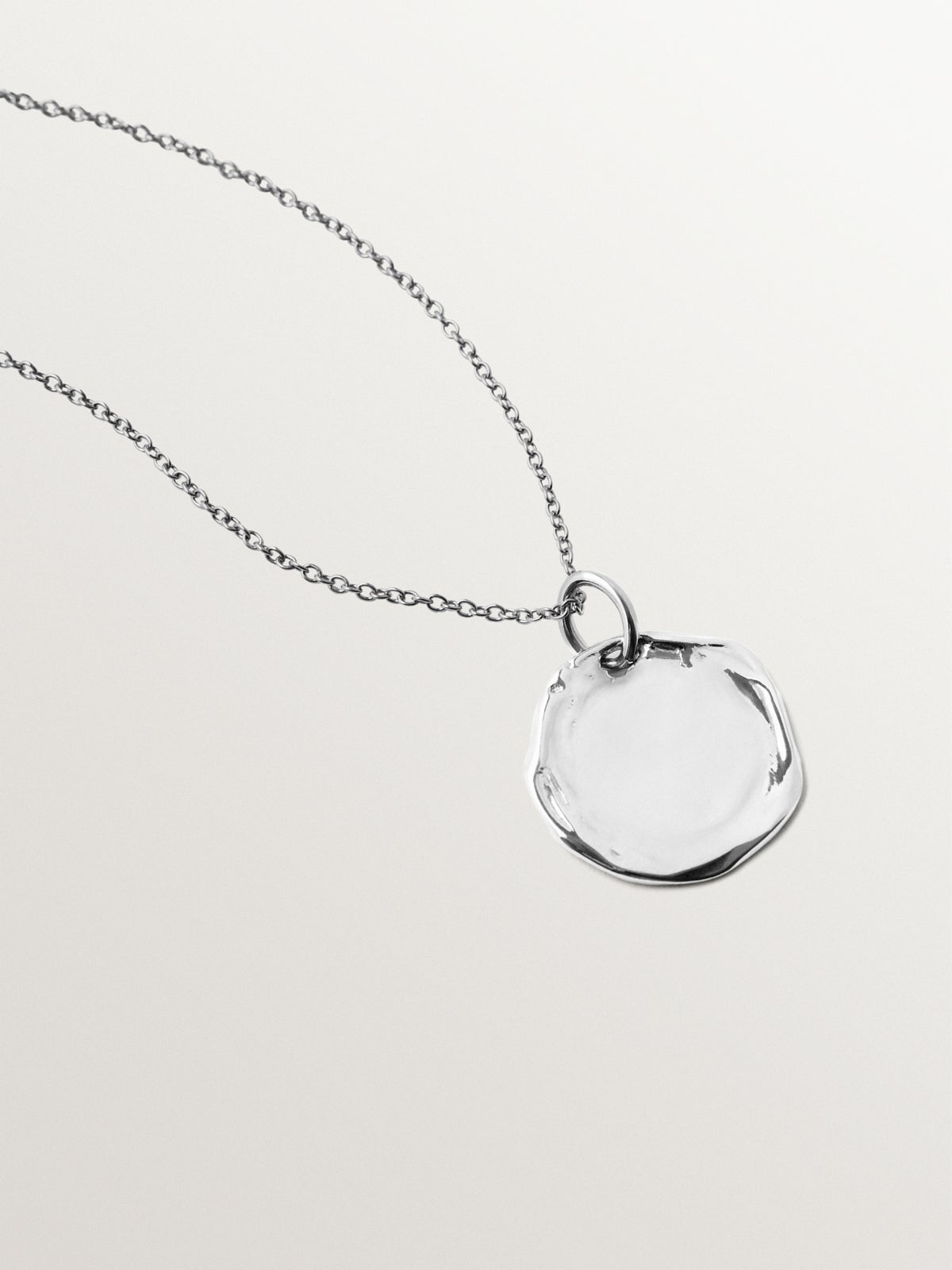 Charm personalizable pequeño de plata 925 bañada en oro amarillo de 18K