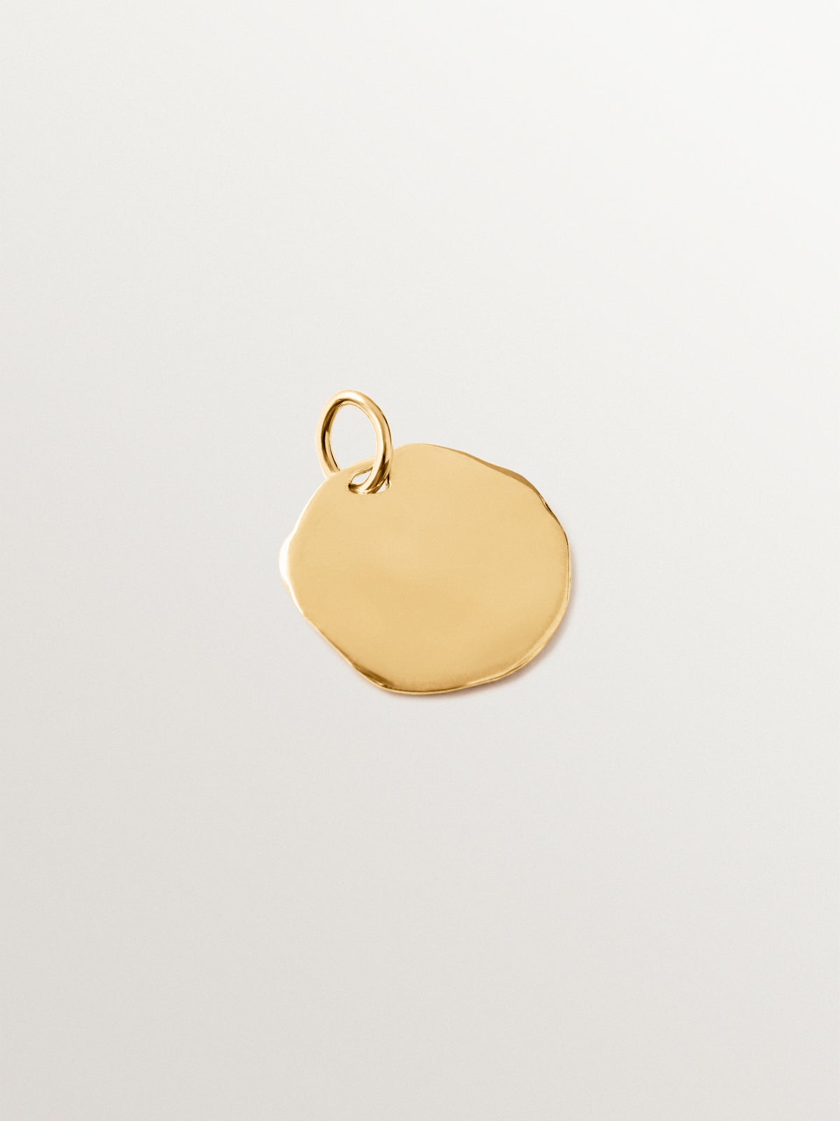 Charm personalizable pequeño de plata 925 bañada en oro amarillo de 18K