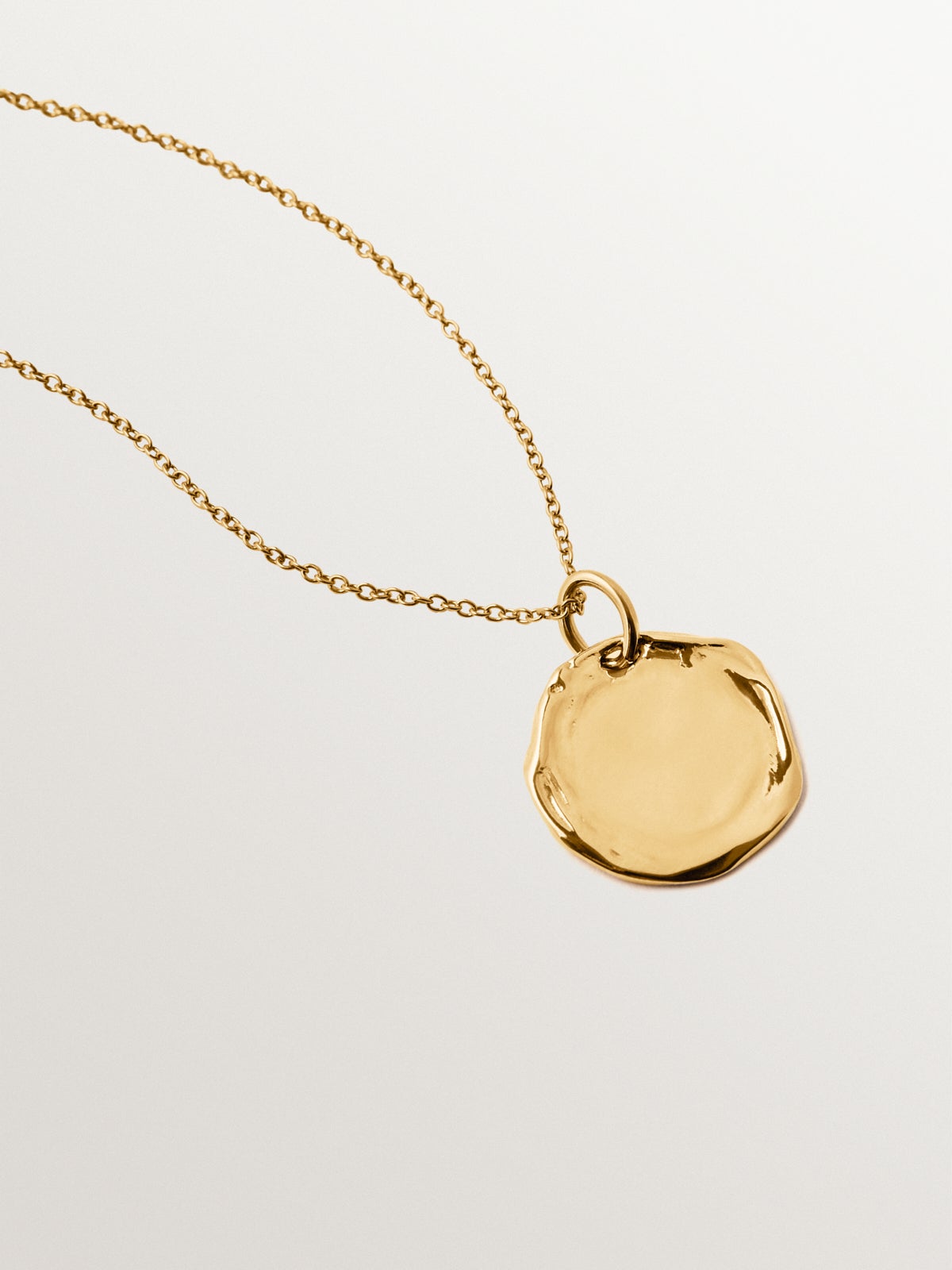 Charm personalizable pequeño de plata 925 bañada en oro amarillo de 18K