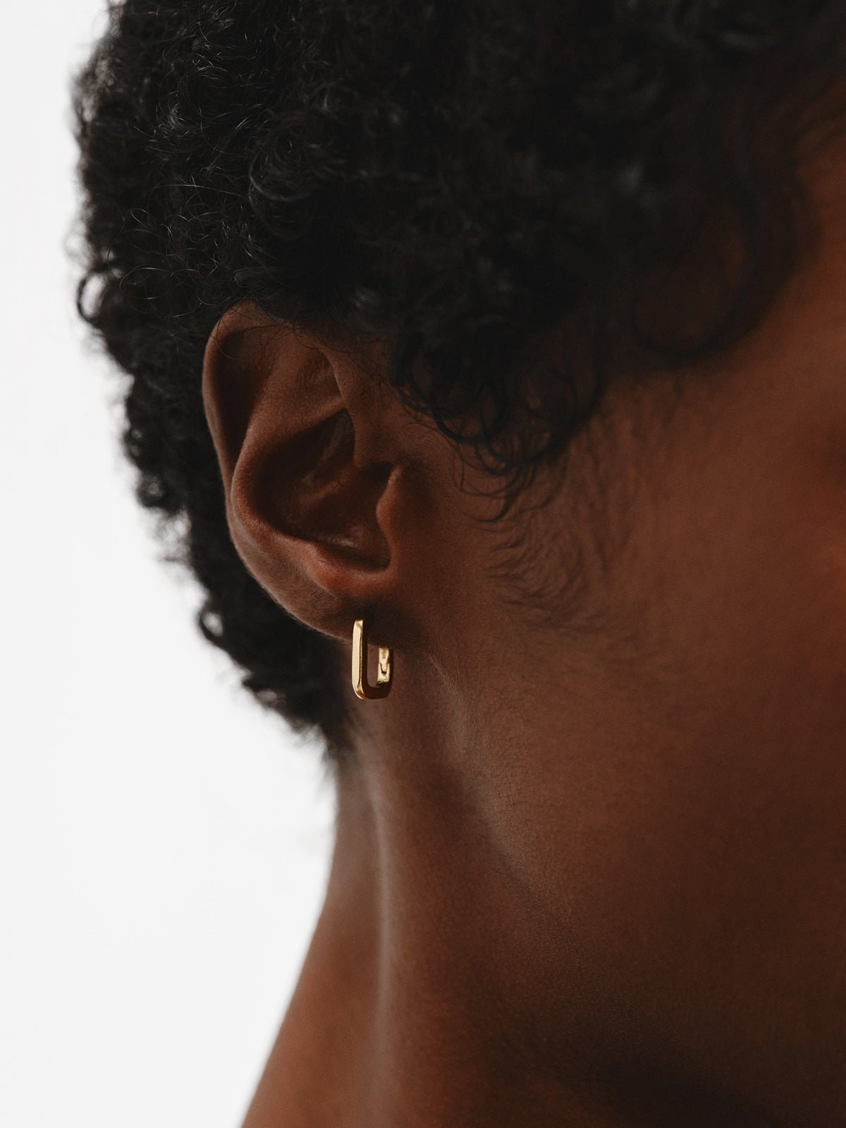 Pendientes de aro cuadrados en plata 925 bañada en oro amarillo de 18K