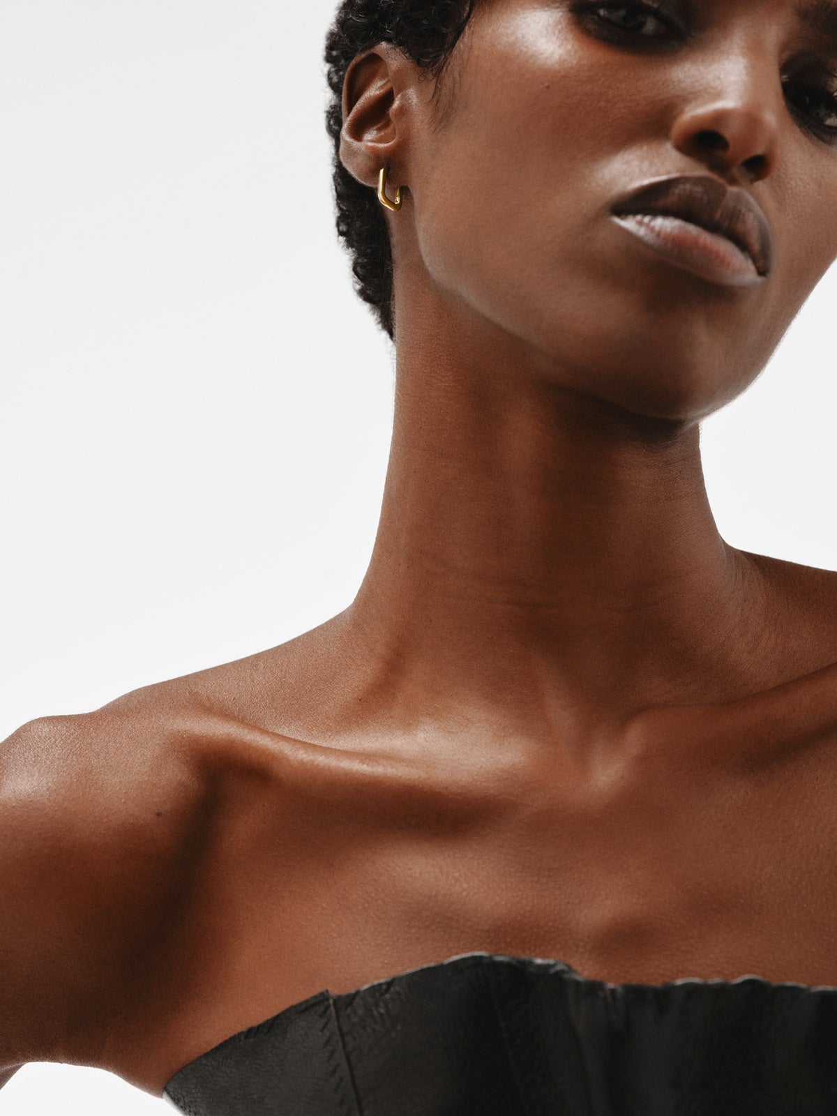 Pendientes de aro cuadrados en plata 925 bañada en oro amarillo de 18K