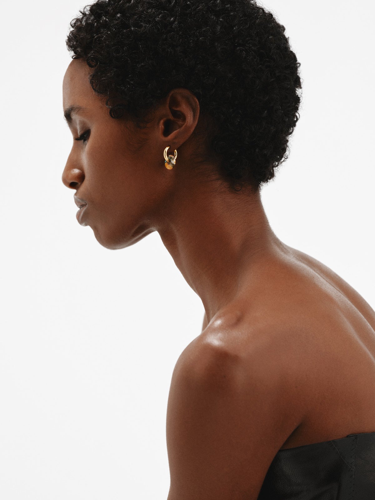 Pendientes de aro medianos de plata 925 bañada en oro amarillo de 18K con turquesa multicolor