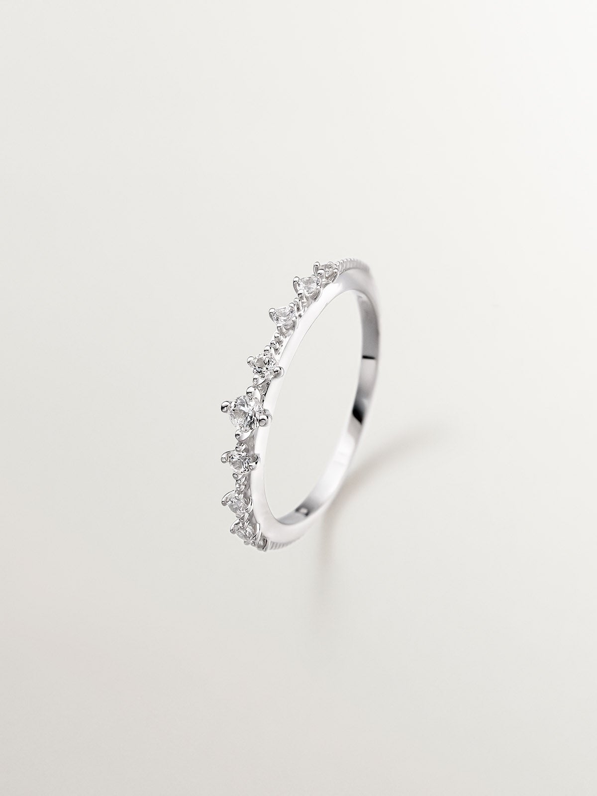 Anillo de plata 925 con zafiros blancos