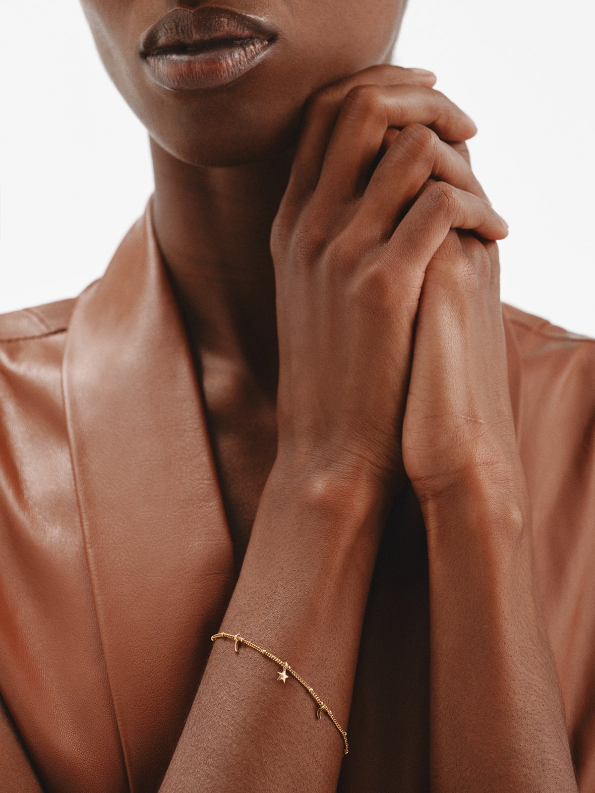 Pulsera de plata 925 bañada en oro amarillo de 18K con lunas y estrellas