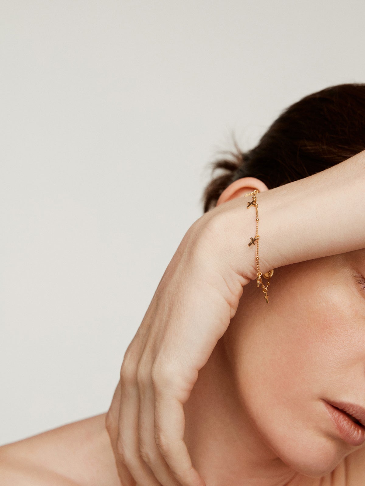 Pulsera de plata 925 bañada en oro amarillo de 18K con cruces