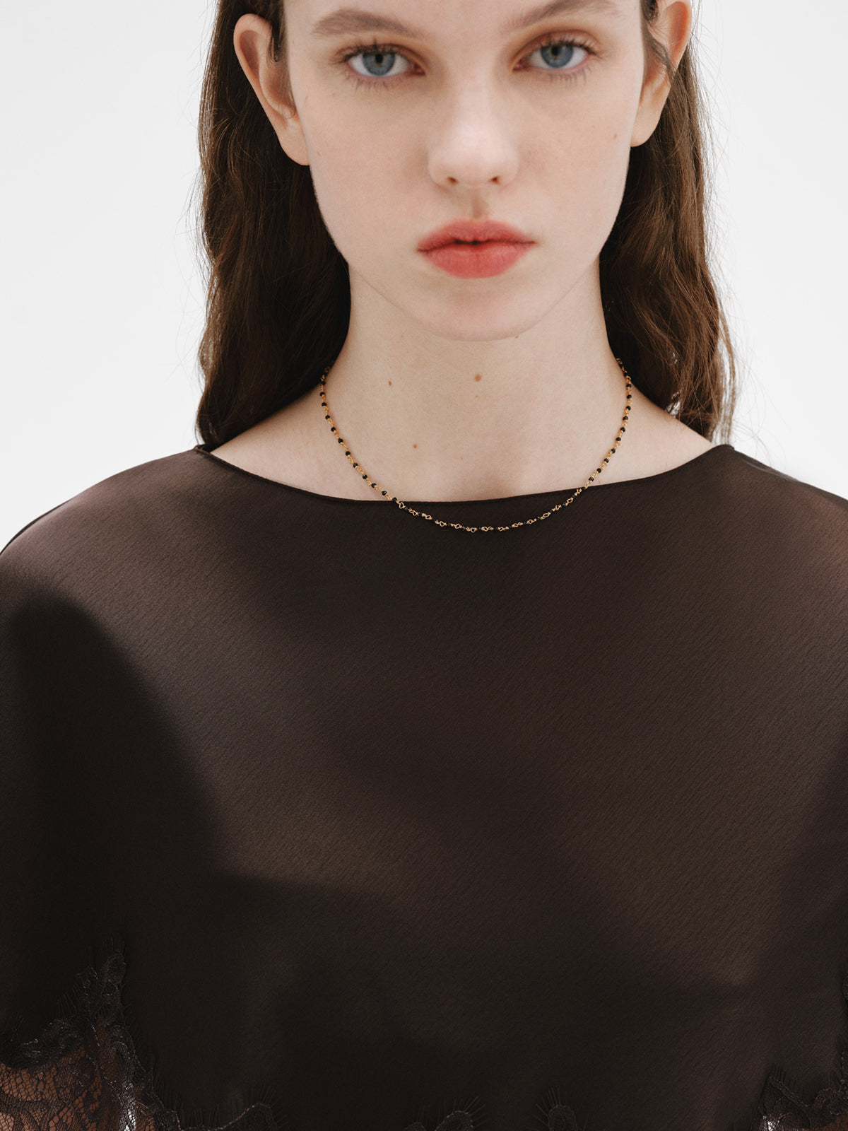 Cadena de plata 925 bañada en oro amarillo 18K con espinelas negras