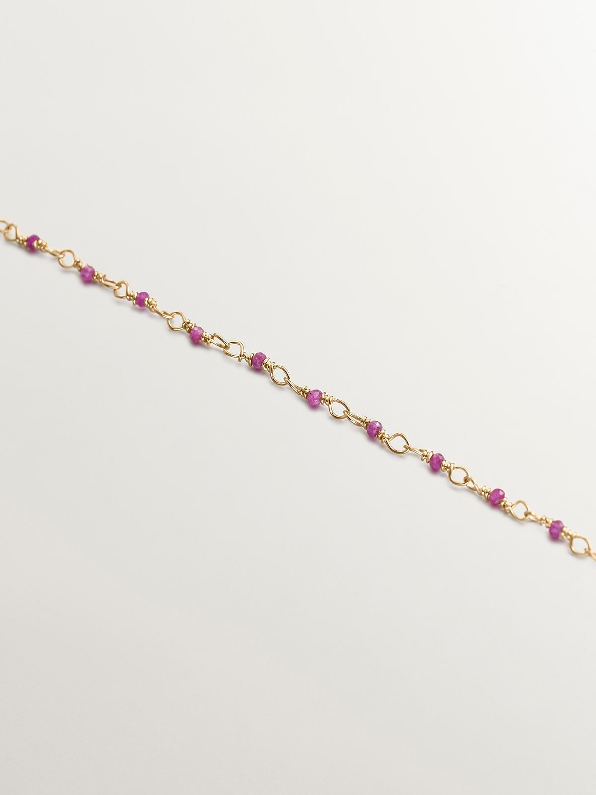 Cadena de plata 925 bañada en oro amarillo de 18K con bolitas de rubíes rosas