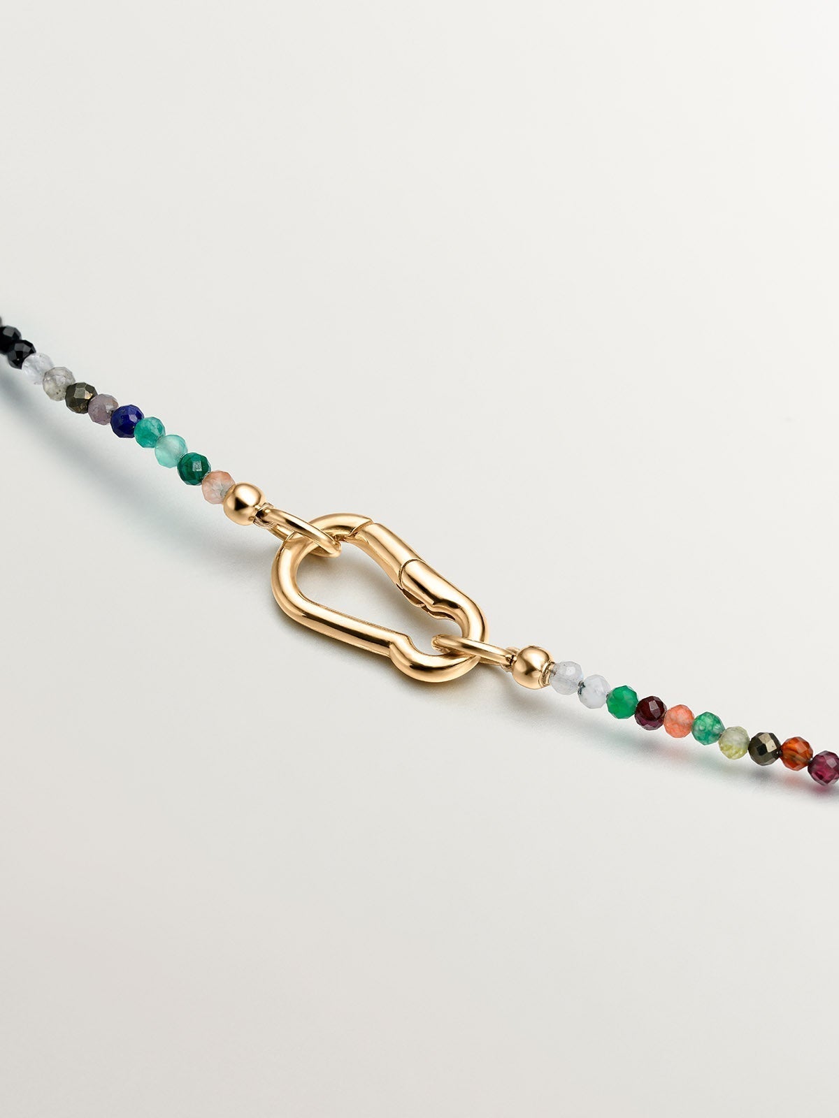 Collar de plata 925 bañada en oro amarillo de 18K con bolitas de piedras multicolor