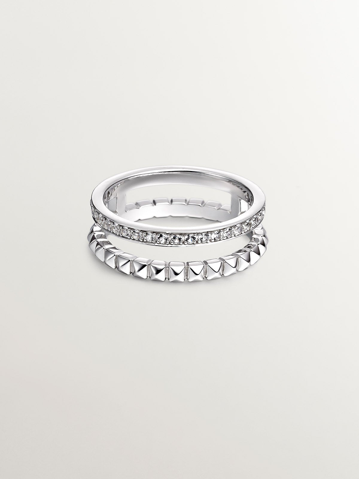 Anillo doble de plata 925 con relieve y topacios blancos