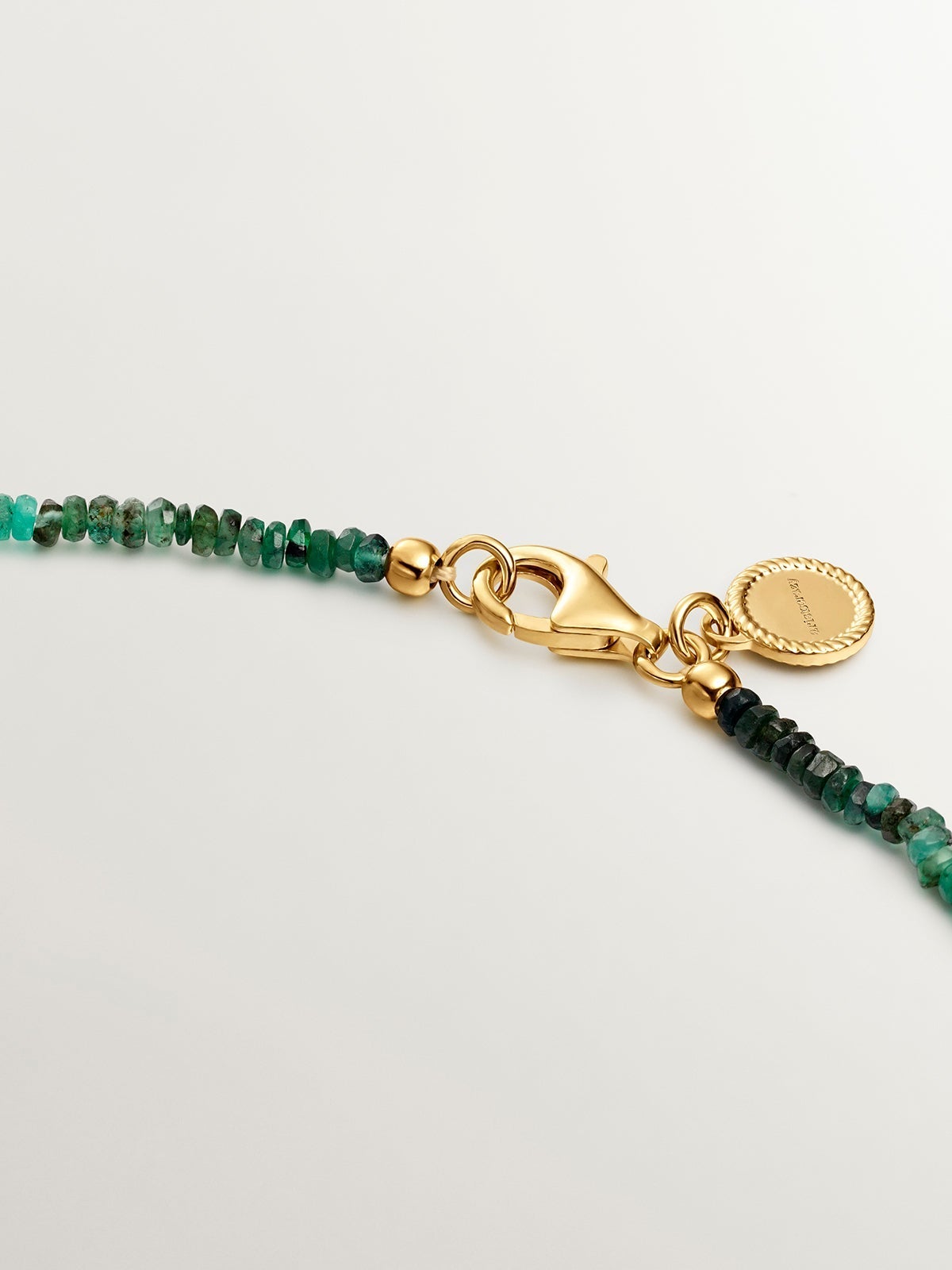 Collar de plata 925 bañada en oro amarillo de 18K con esmeraldas