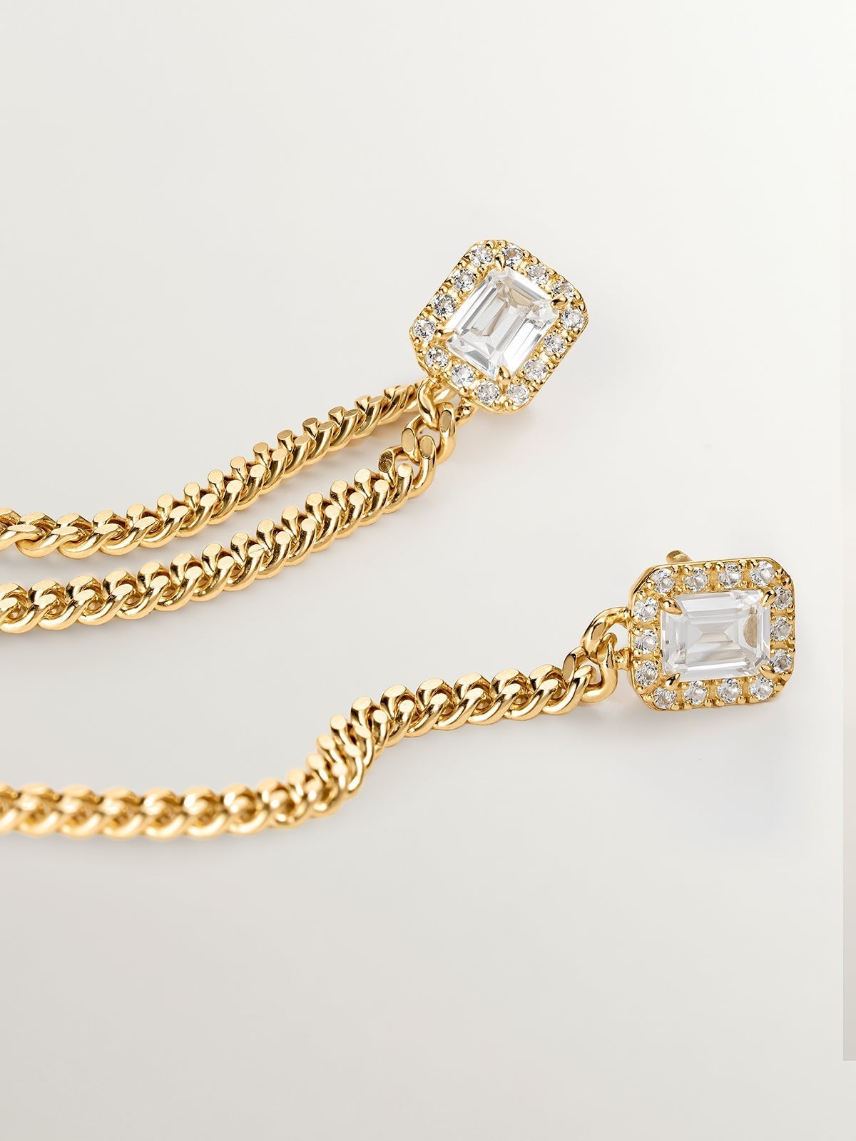 Pendientes de cadena barbada de plata 925 bañada en oro amarillo de 18K con topacios