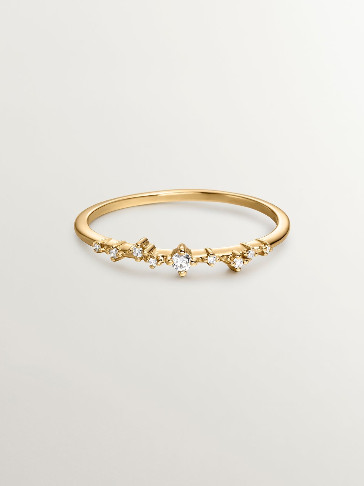 Anillo de oro amarillo de 18K con diamantes