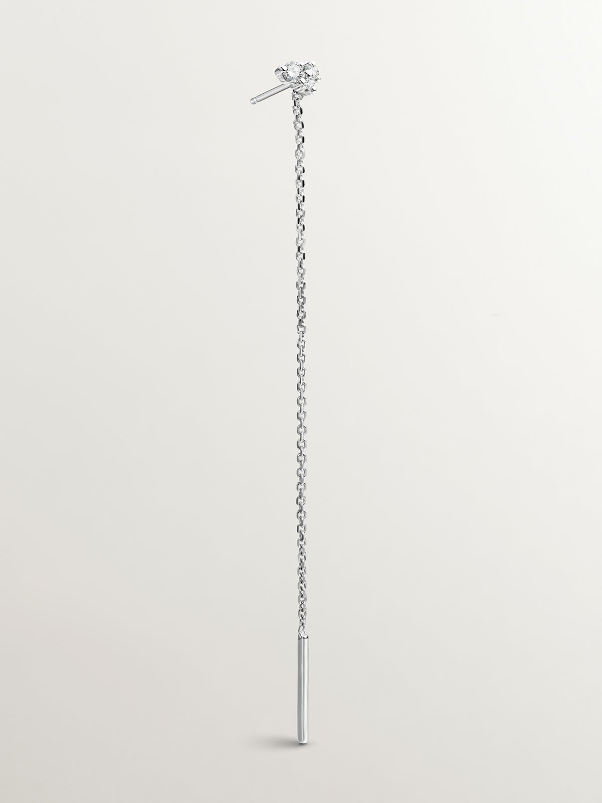 Pendiente individual de oro blanco de 18K con cadena y diamantes
