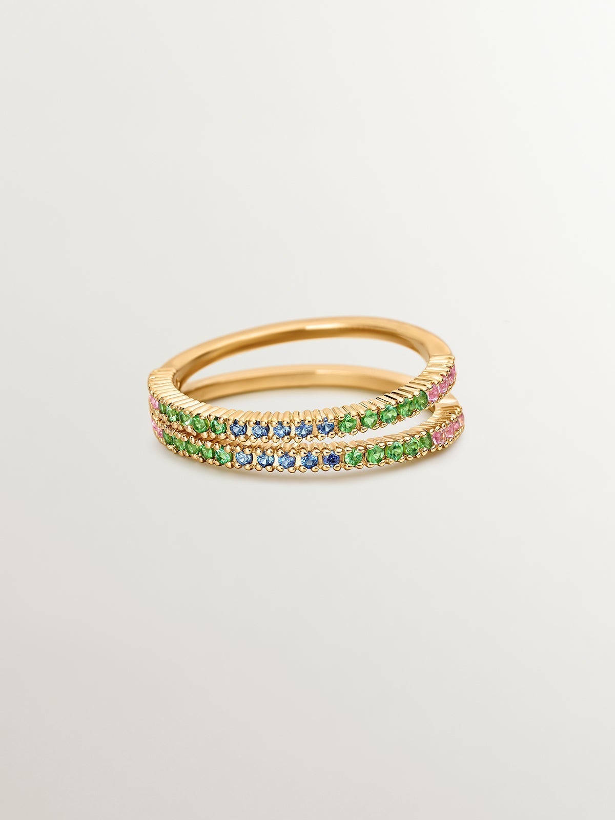 Anillo doble de plata 925 bañada en oro amarillo de 18K con tsavoritas y zafiros multicolor