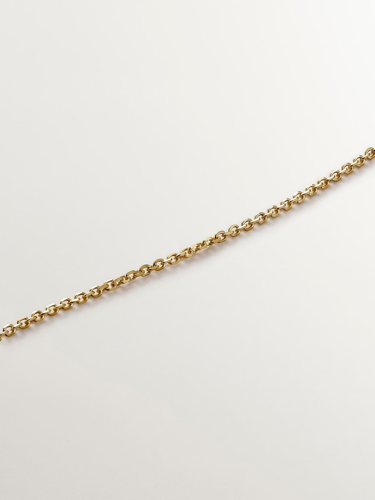 Cadena de oro amarillo de 9K con cruz