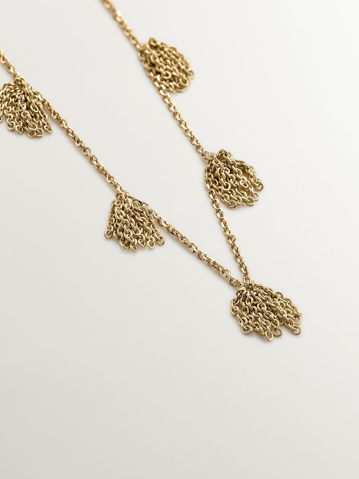 Collar de oro amarillo de 9K con pompones de cadena