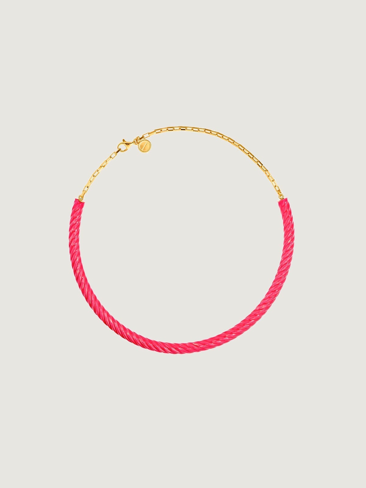 Collar tipo choker de plata 925 bañada en oro amarillo de 18K con esmalte rosa