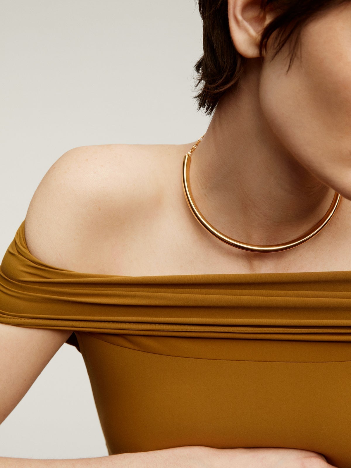 Collar tipo choker de plata 925 bañada en oro amarillo de 18K