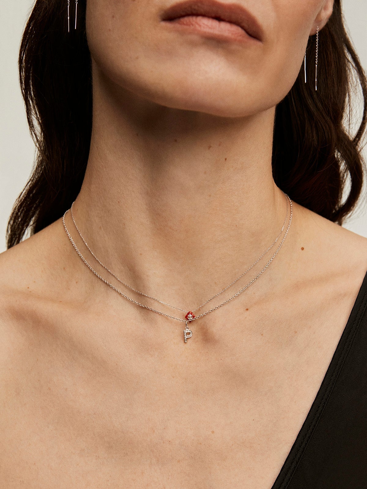 Charm de plata 925 y topacios blancos inicial P