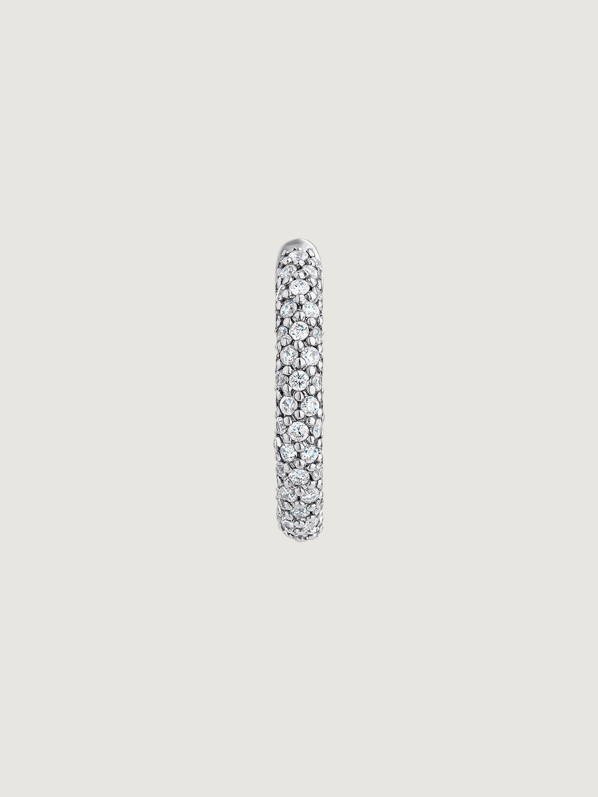 Pendiente individual de aro de oro blanco de 18K con diamantes