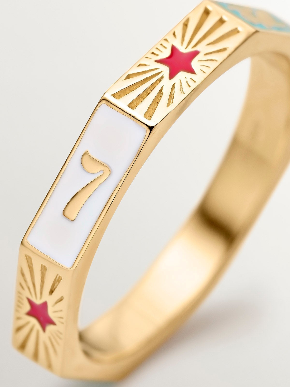 Anillo de plata 925 bañada en oro amarillo de 18K con esmalte de colores y número 7