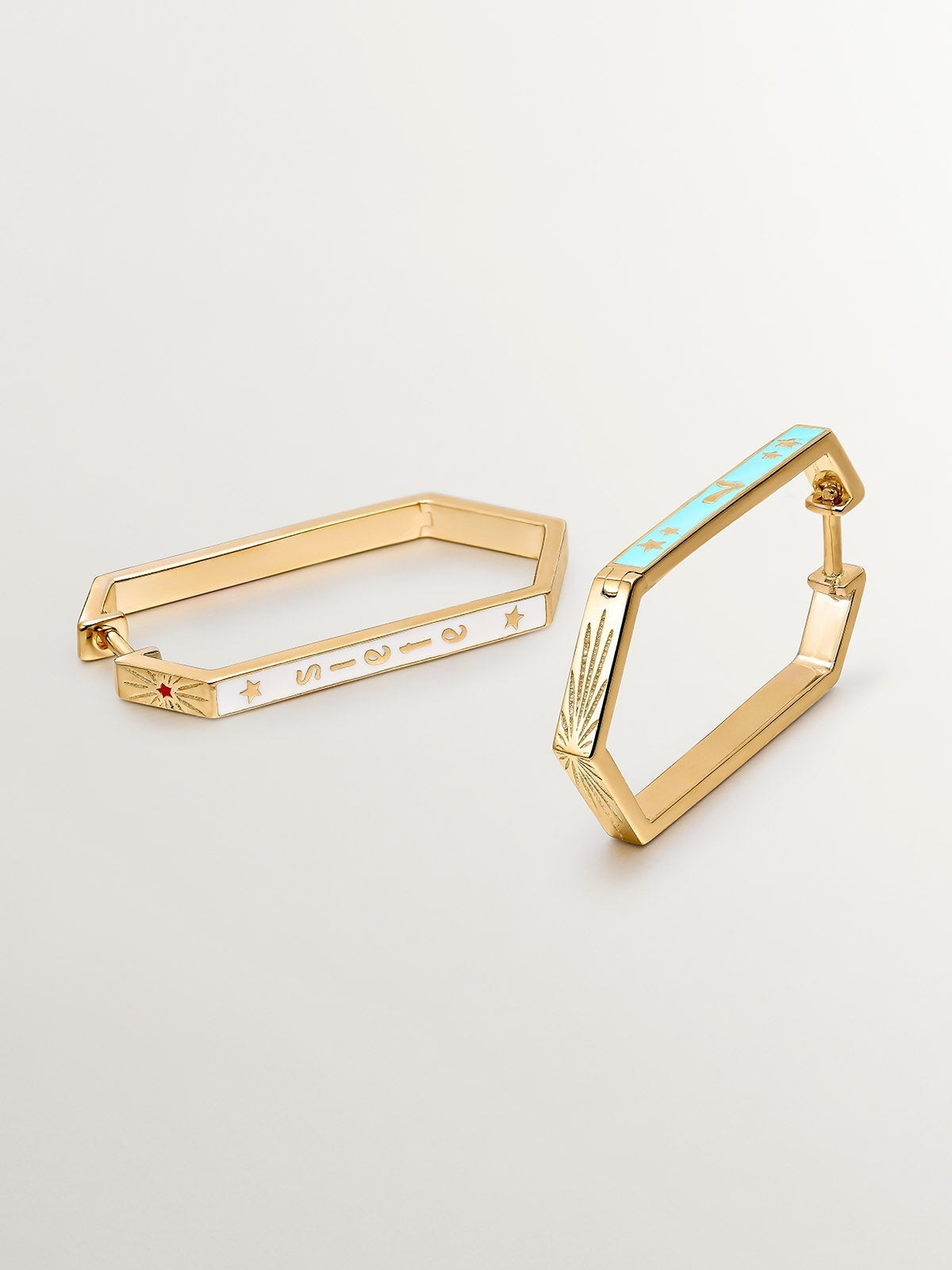 Pendientes hexagonales de plata 925 con esmalte de colores y número 7