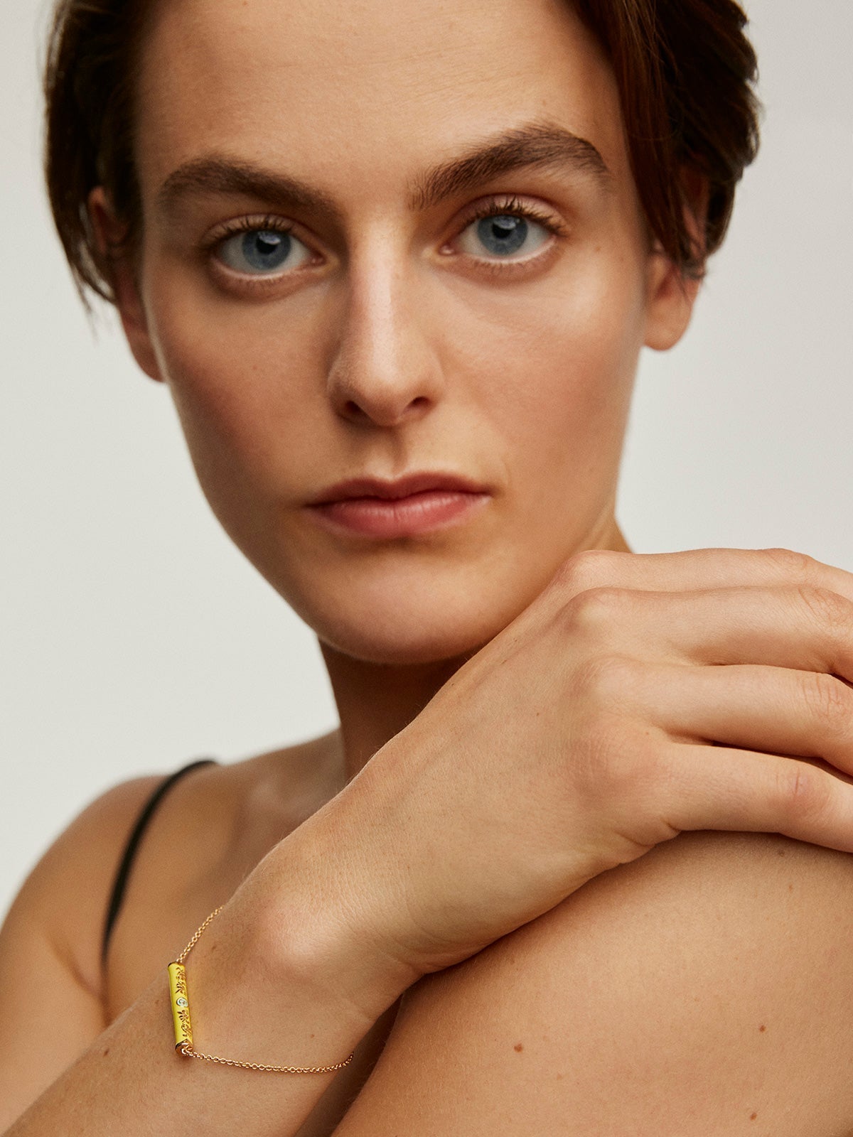 Pulsera de plata 925 bañada en oro amarillo de 18K con esmalte amarillo