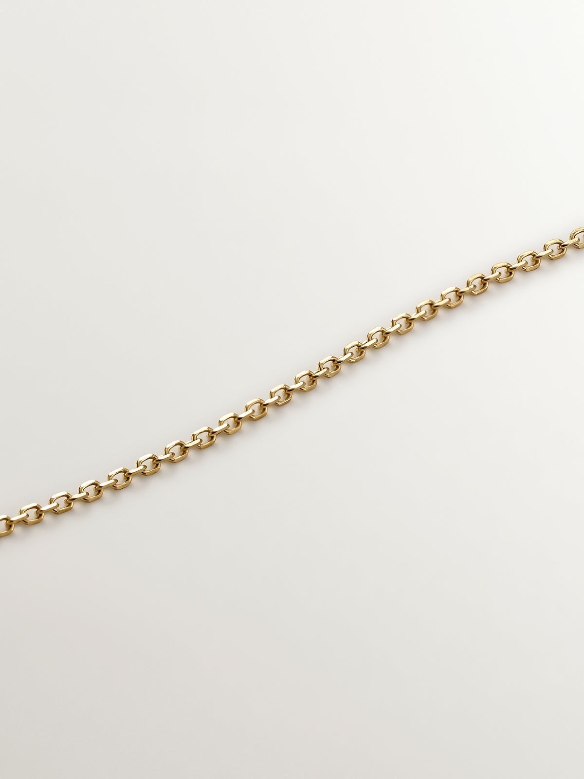 Colgante de oro amarillo de 18K con camaleón y diamantes