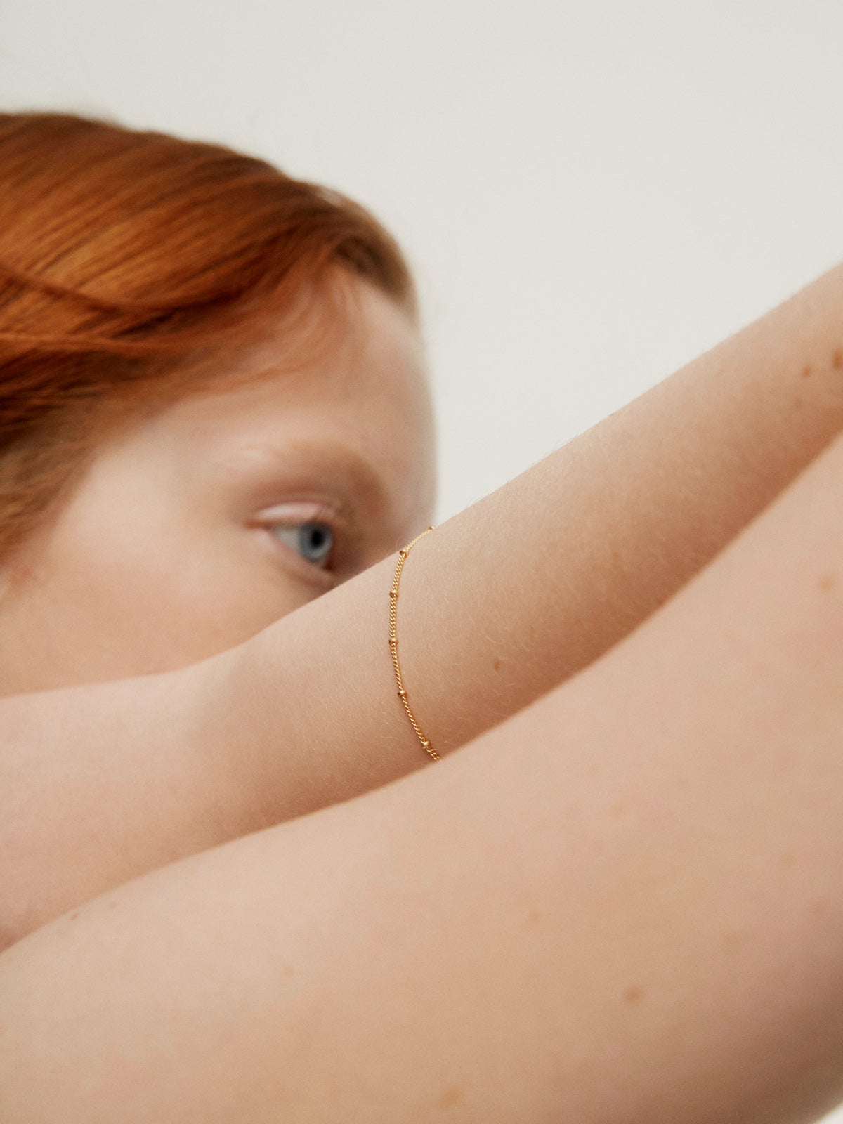 Pulsera de cadena con bolitas de plata 925 bañada en oro amarillo de 18K