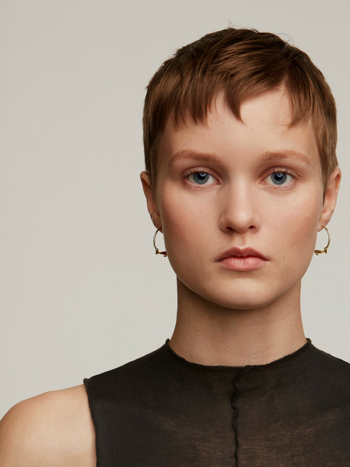 Pendientes de aro grandes irregulares de plata 925 bañada en oro amarillo de 18K