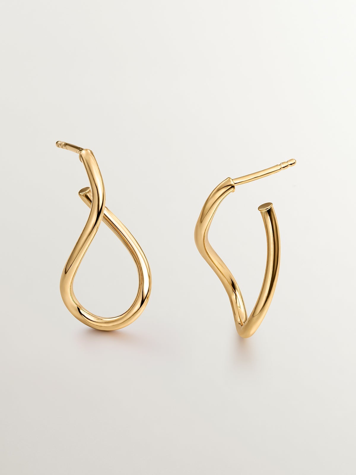 Pendientes de aro ondulados medianos de plata 925 bañada en oro amarillo de 18K