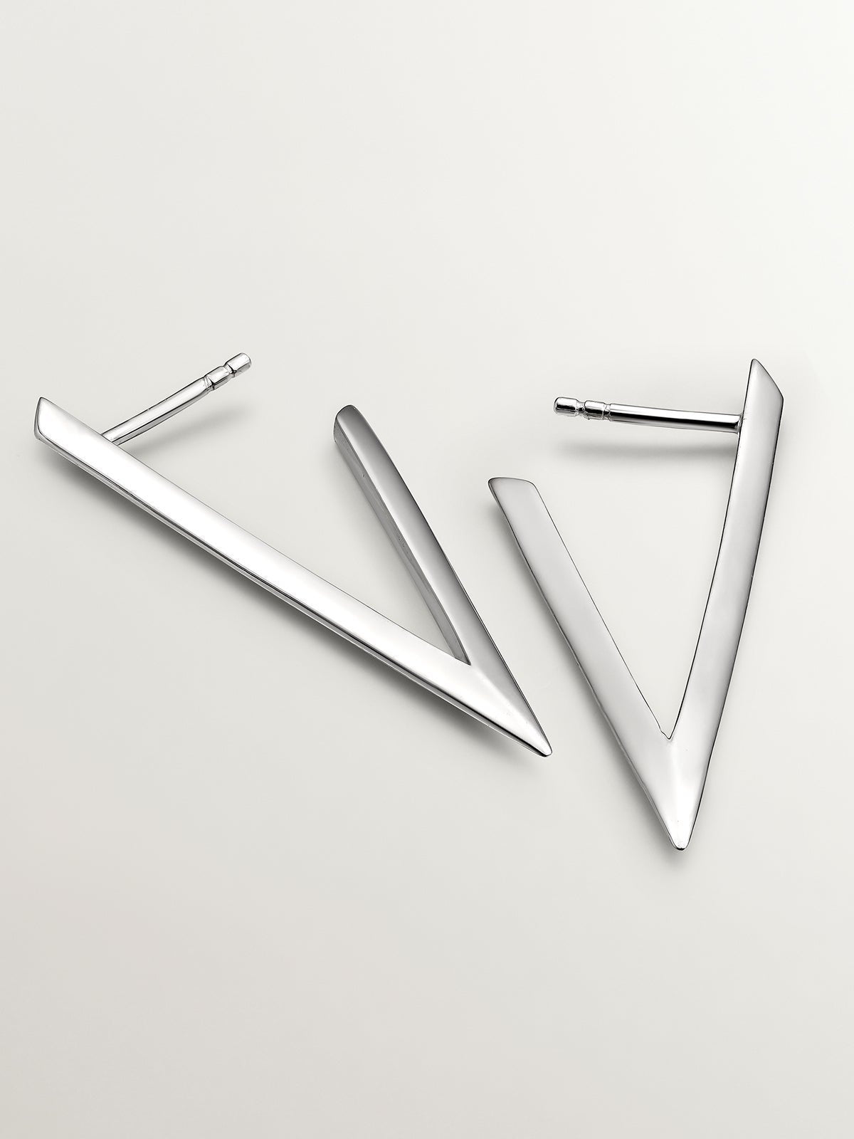Pendientes grandes triangulares de plata 925