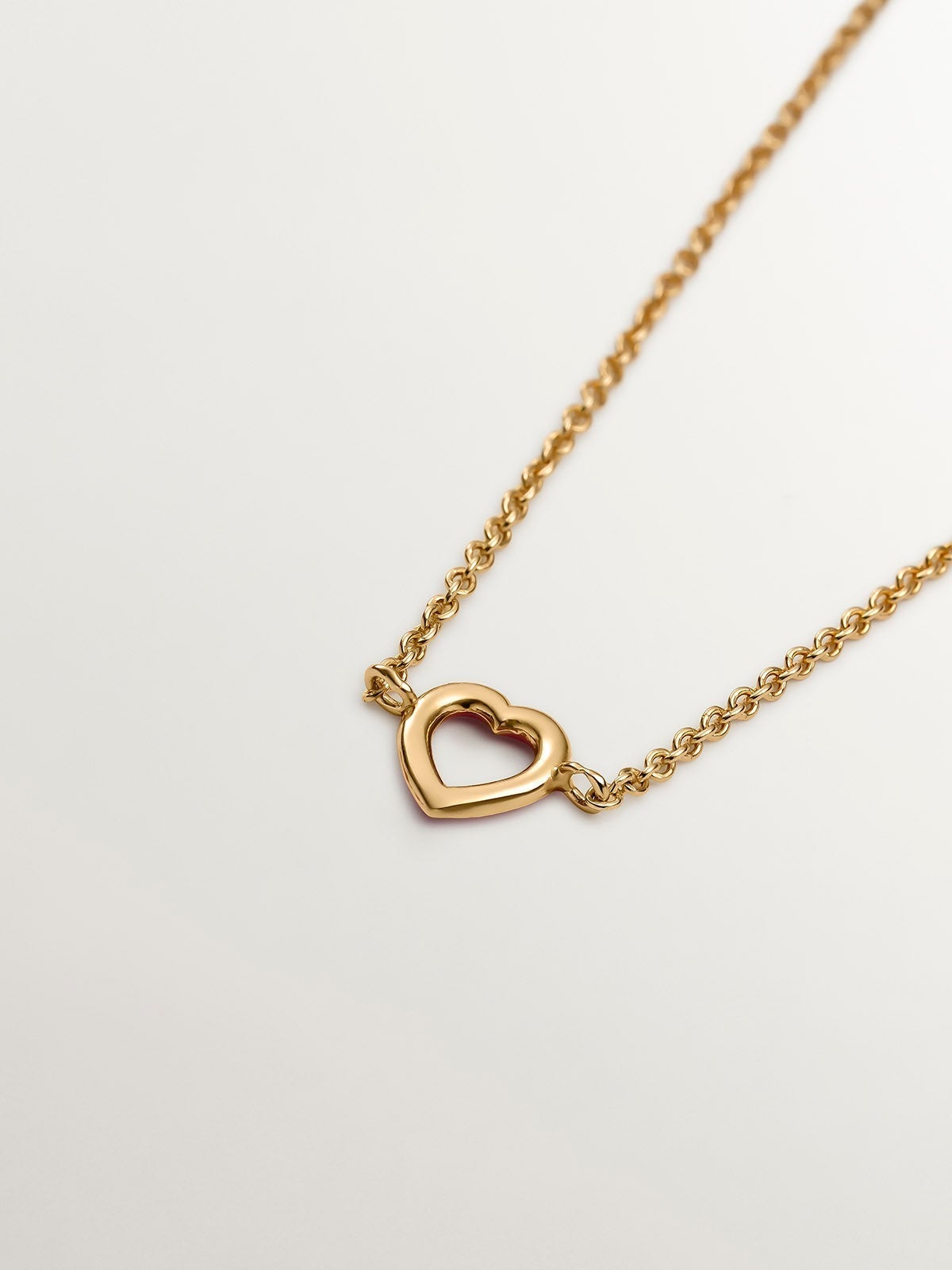 Pulsera de plata 925 bañada en oro amarillo de 18K con corazón de esmalte rojo