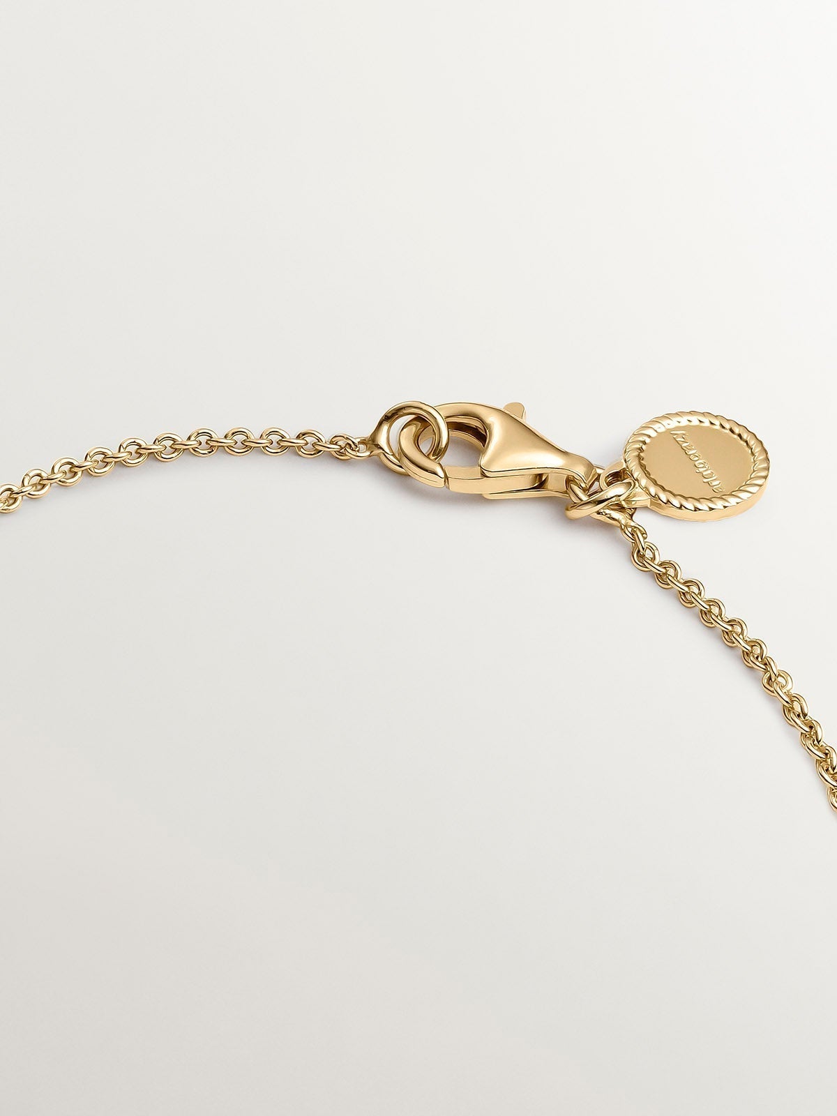 Pulsera de plata 925 bañada en oro amarillo de 18K con corazón de esmalte rojo