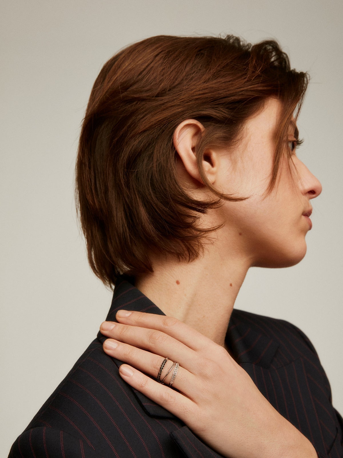 Anillo triple de plata 925 con topacios blancos y espinelas negras