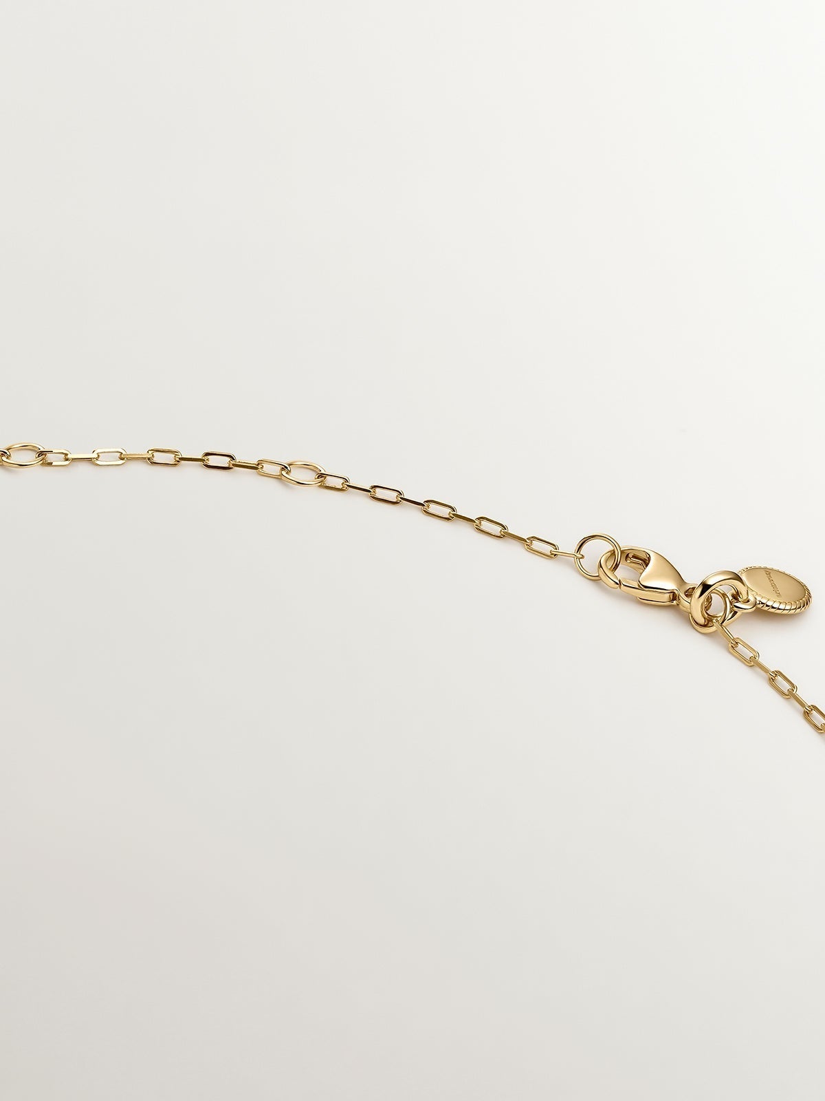 Collar de plata 925 bañada en oro amarillo de 18K con forma de uve y topacios blancos