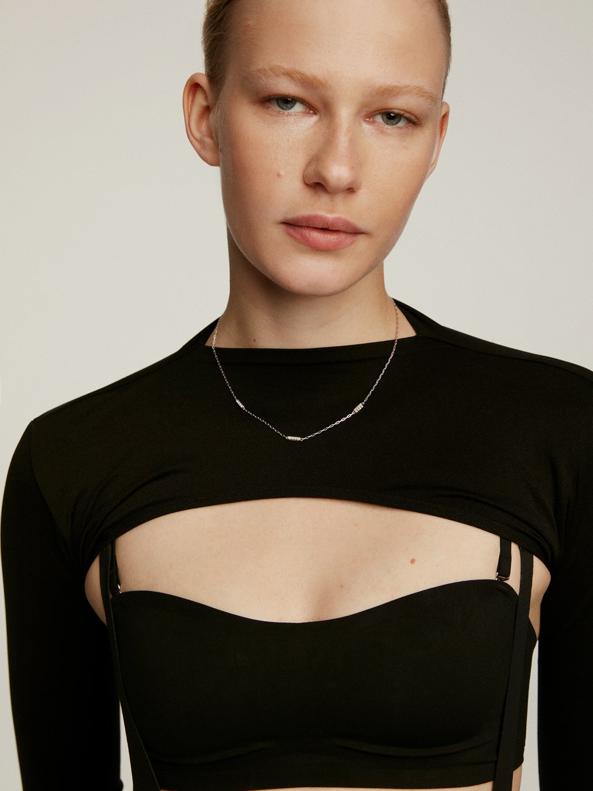 Collar de eslabones rolo de plata 925 con topacios blancos