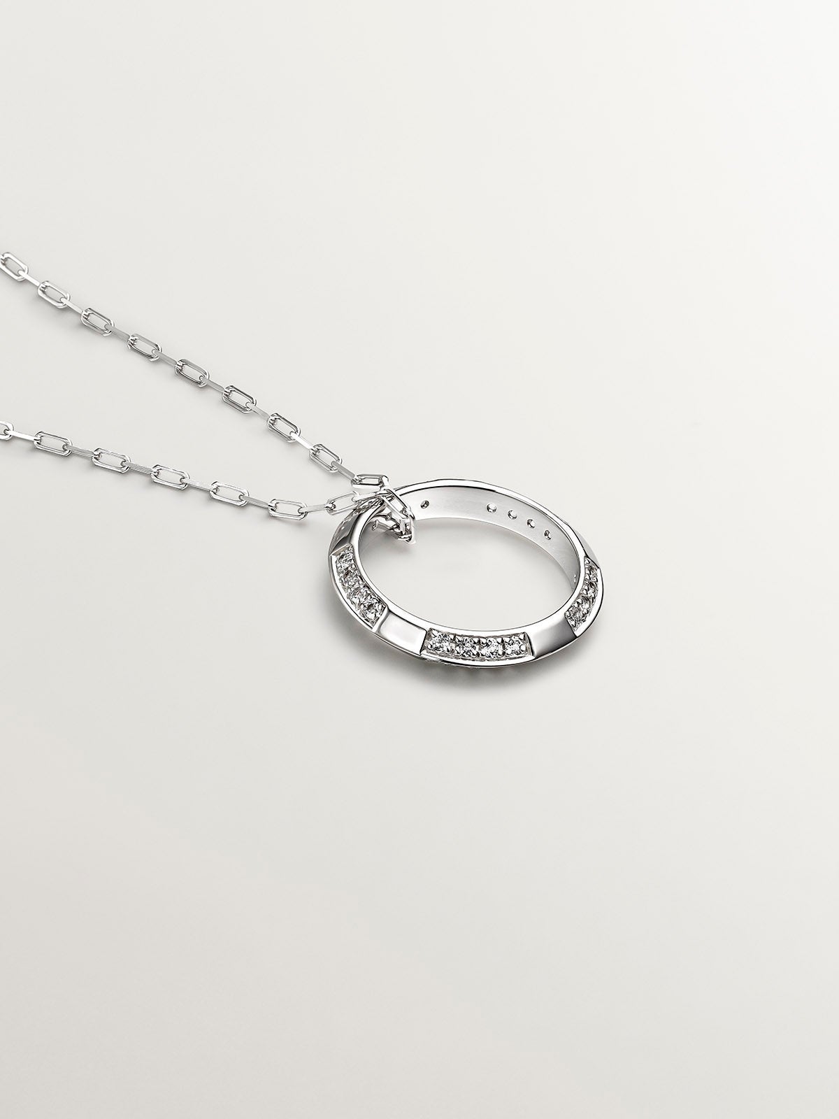 Colgante de plata 925 con círculo de topacios blancos