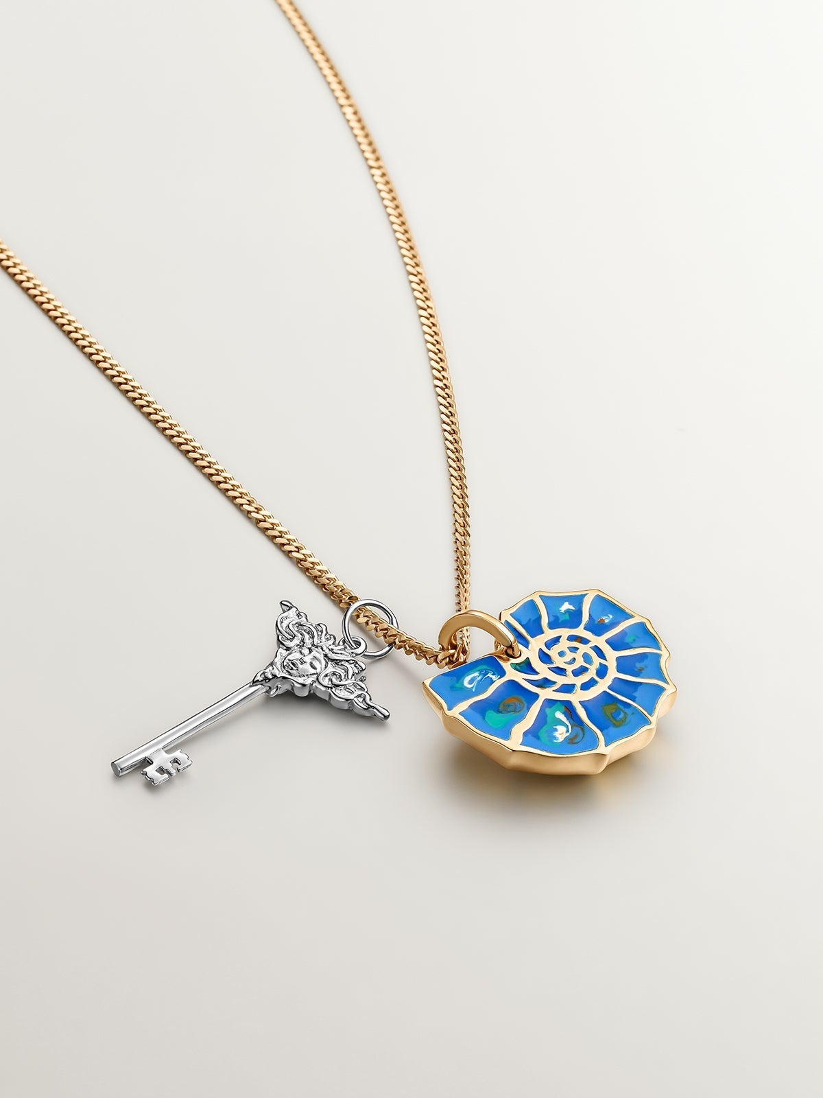 Charm de plata 925 con forma de llave