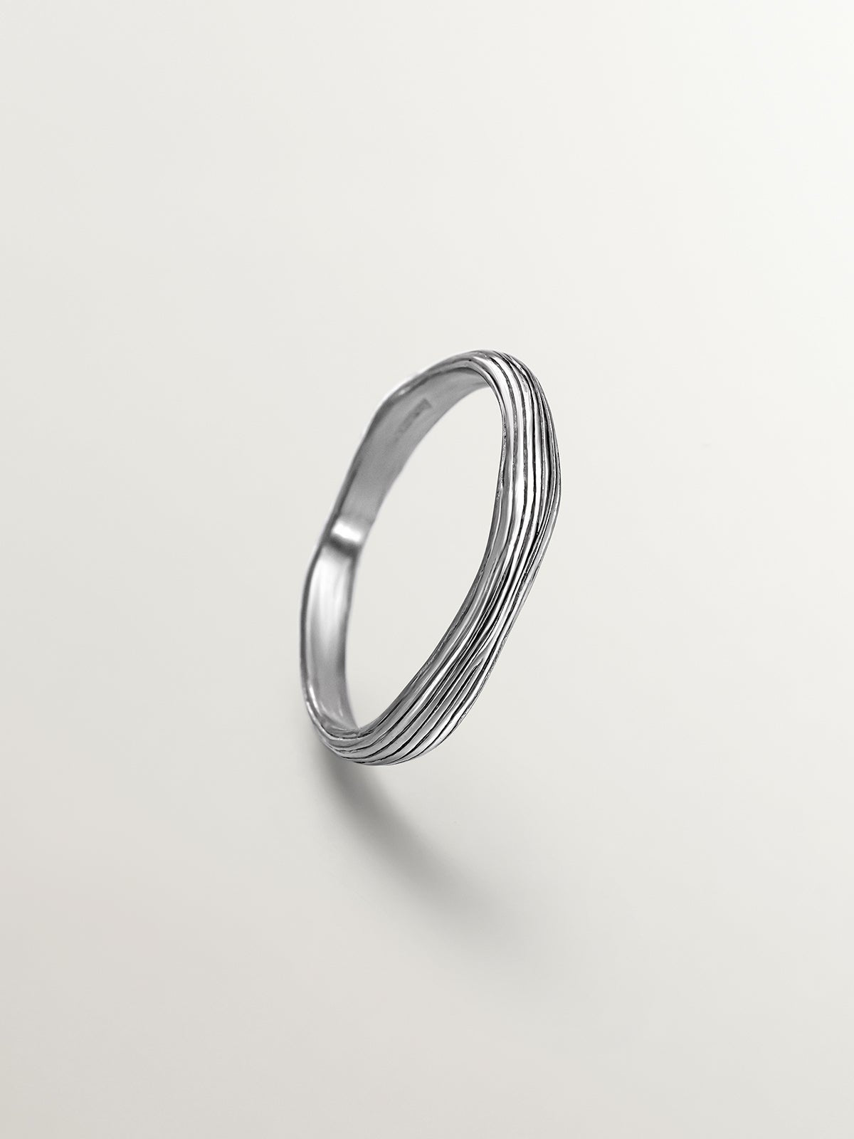 Anillo de plata 925 con relieve