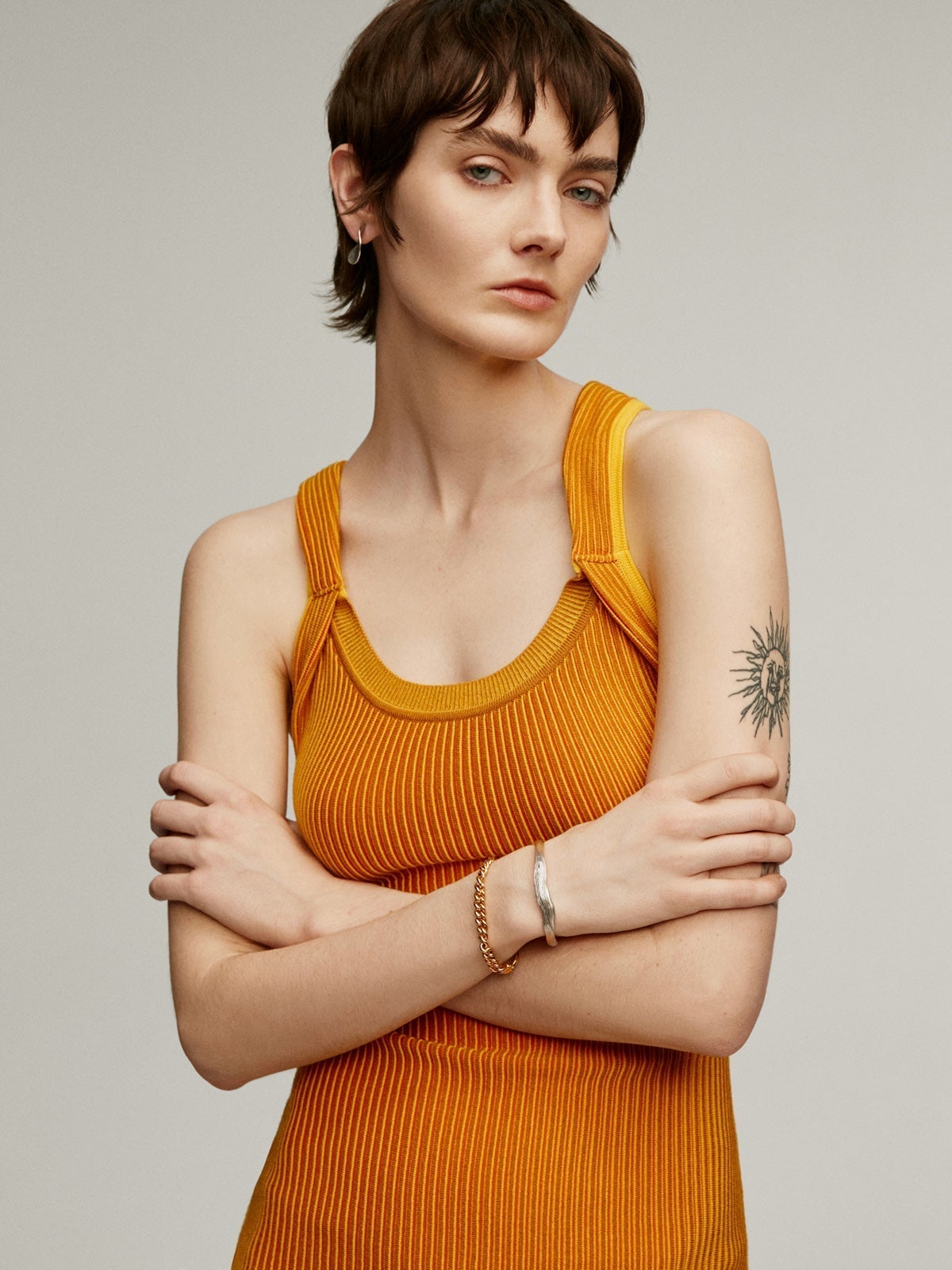 Pulsera de plata 925 con relieve y forma irregular