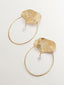Pendientes de aro grandes de plata 925 bañada en oro amarillo de 18K con relieve y topacio blanco