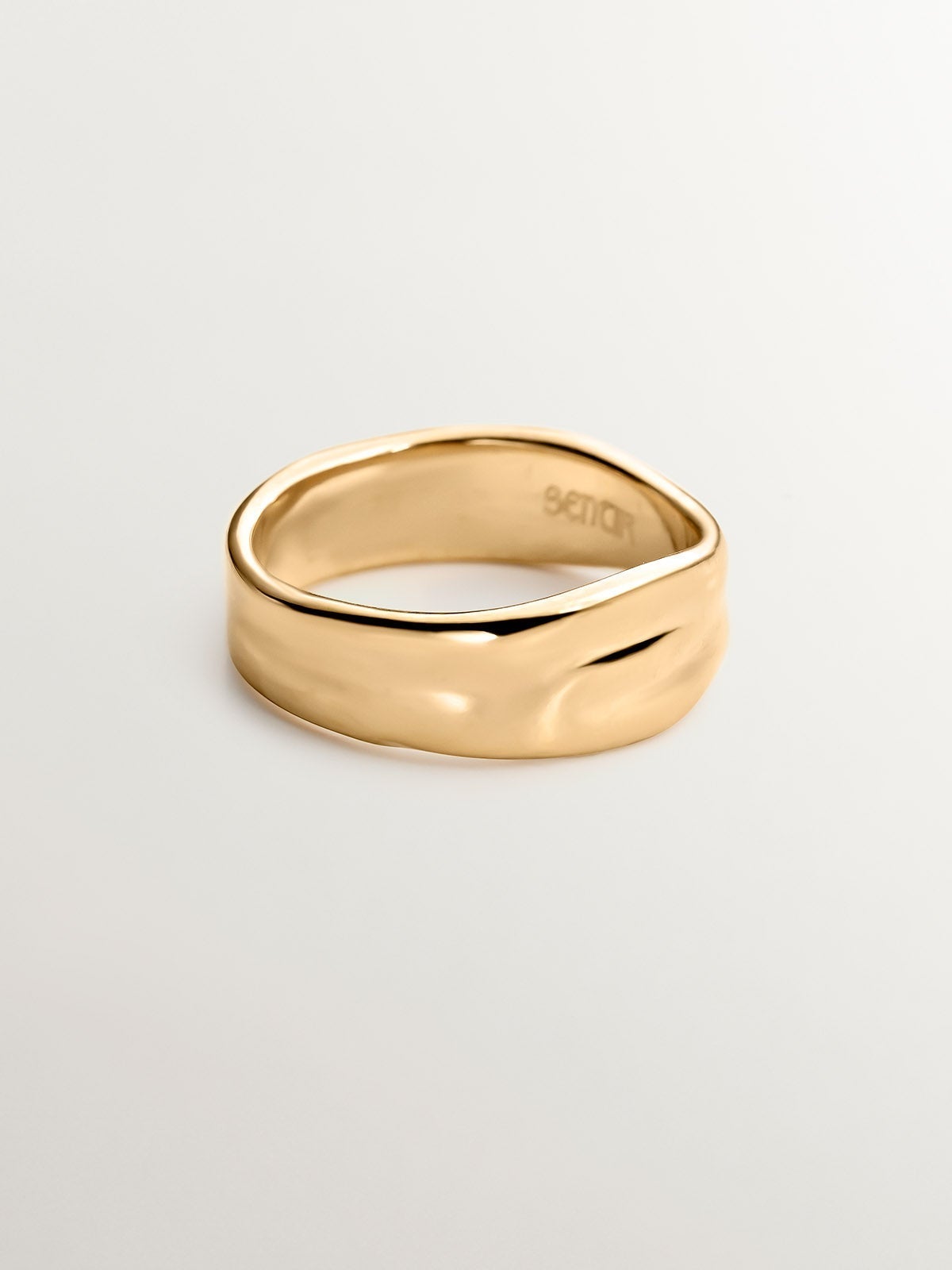 Anillo irregular de plata 925 bañada en oro amarillo de 18K