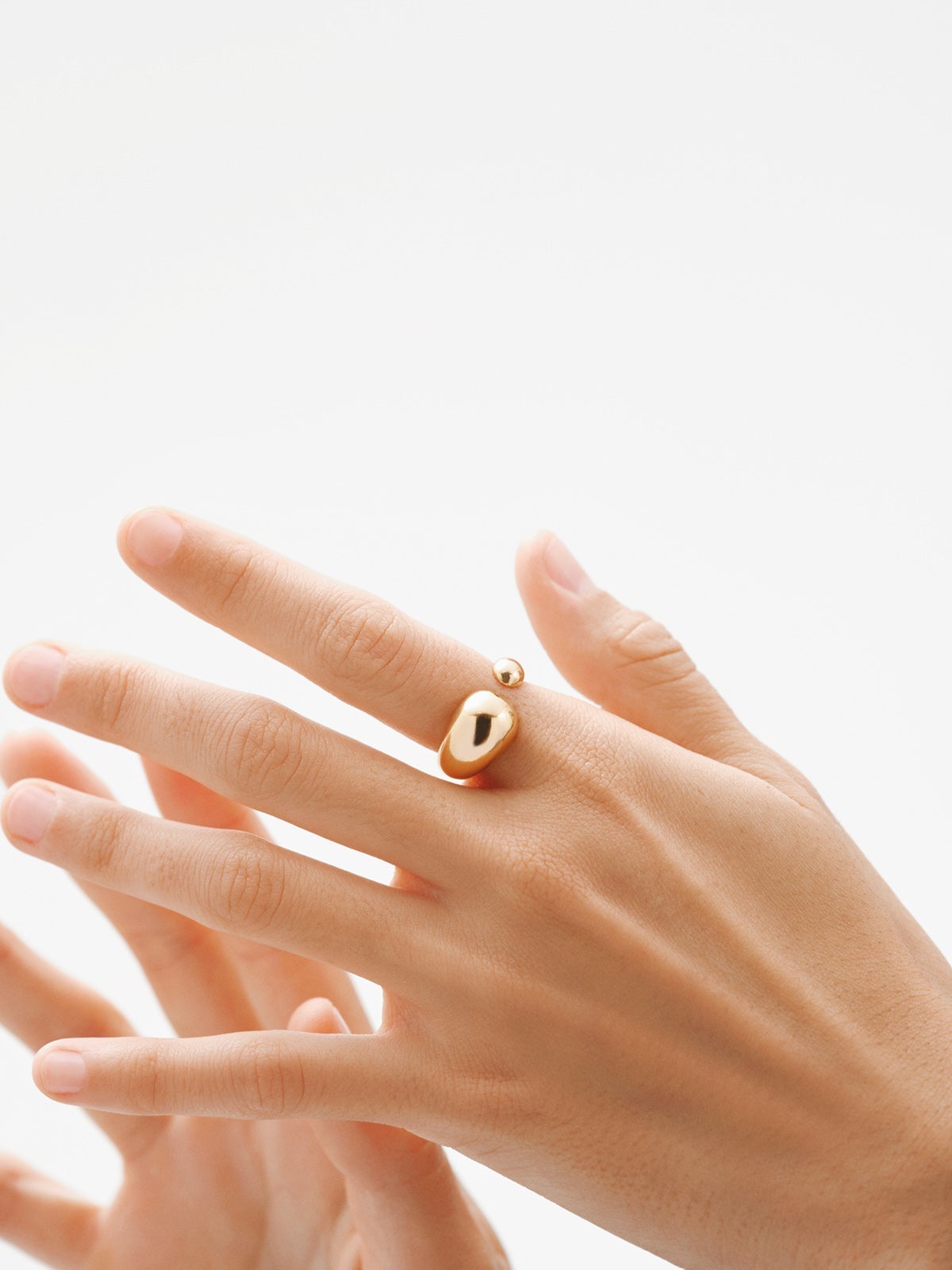 Anillo Tú y Yo de plata 925 bañada en oro amarillo de 18K con forma abombada