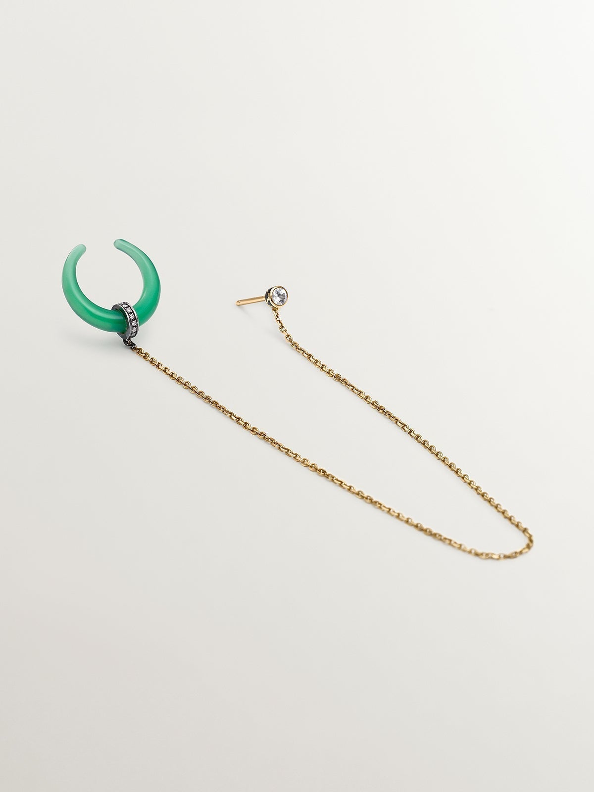 Piercing septum de ágata verde y oro blanco de 9K con diamantes y zafiro blanco